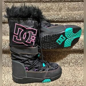 💚🩵💖DC Chalet Winter Snow Boots Size 9💖🩵💚